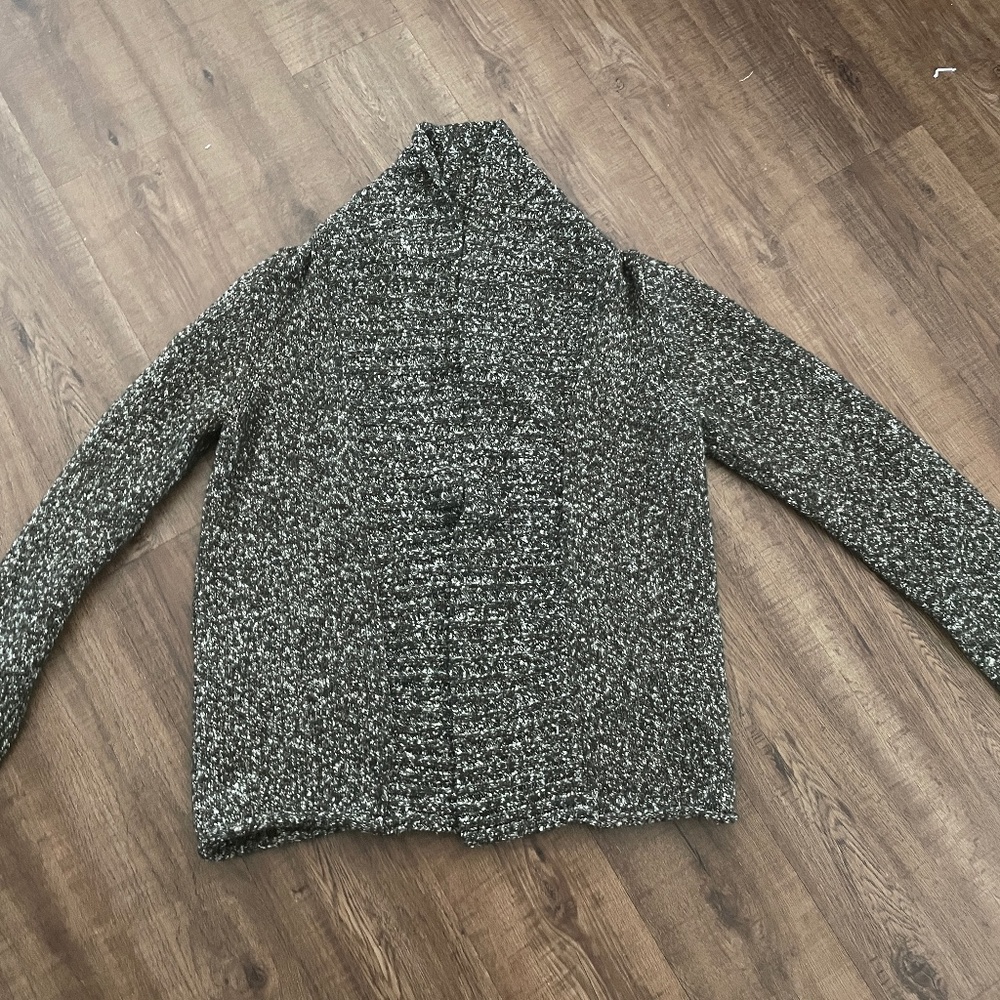 Cardigan sweater